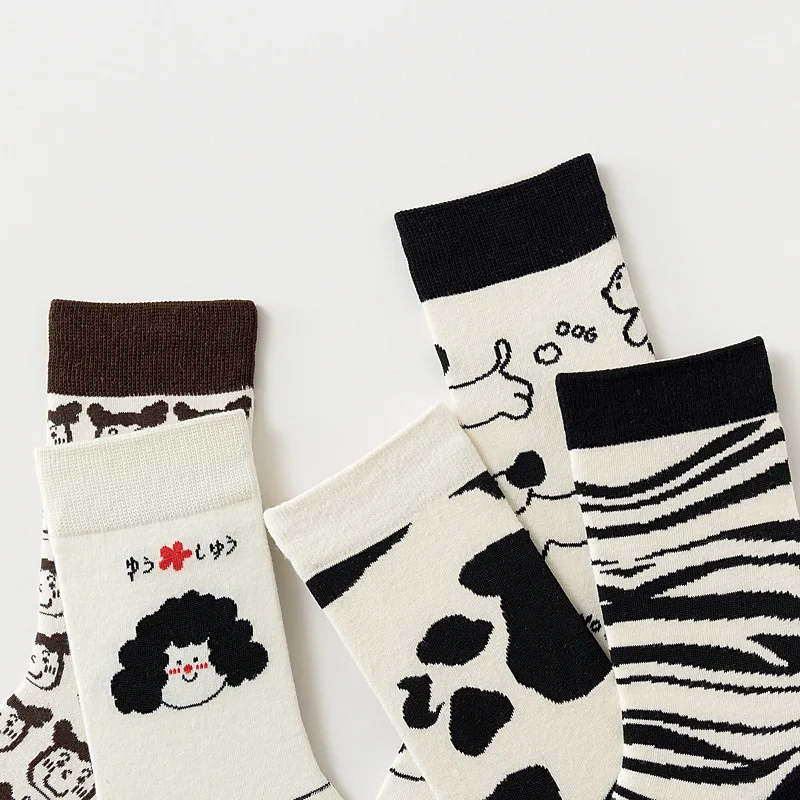 Meias de mulher nova primavera produtos, simples e personalizado cartoon meias, retro vaca padrão da moda meias, meias-tubo, homens