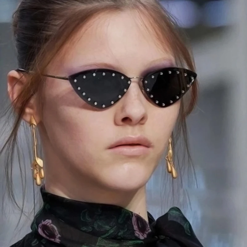 Individuais formato de Olhos de Gato Rebite de Mulheres de Óculos de sol Estilo Rock Liga de Decoração de Óculos de Sol Para a Mulher as Meninas UV400