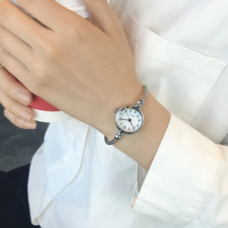 Relógio Bracelete Feminino Abertura aos Alunos que dêem Meninas Presentes de Aniversário Versão coreana do Criativo Faculdade de Estilo Corrente Fina de Relógios