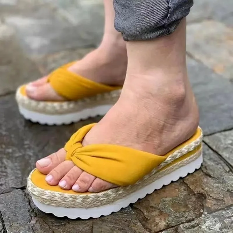 Moda verão feminina Cunhas de Sandálias de Praia Casual Chinelos de quarto Feminino Confortável Plataforma Peep Toe Sapatos de 2021 Novo Flip-flops