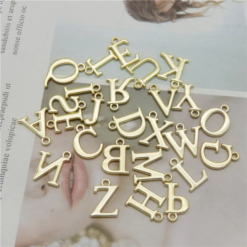26pcs Inicial Alfabetos Encantos Para Fazer Jóias Acessórios de Ouro pendente da Colar Brincos DIY Fashion Mulheres Chocker Broches