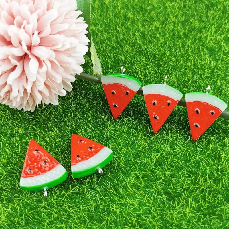 10pcs Triângulo Melancia Resina Encantos de Frutas de Verão Pingentes Para Brinco de Chaveiro, Colar de Decoração, Acessórios, Jóias de DIY