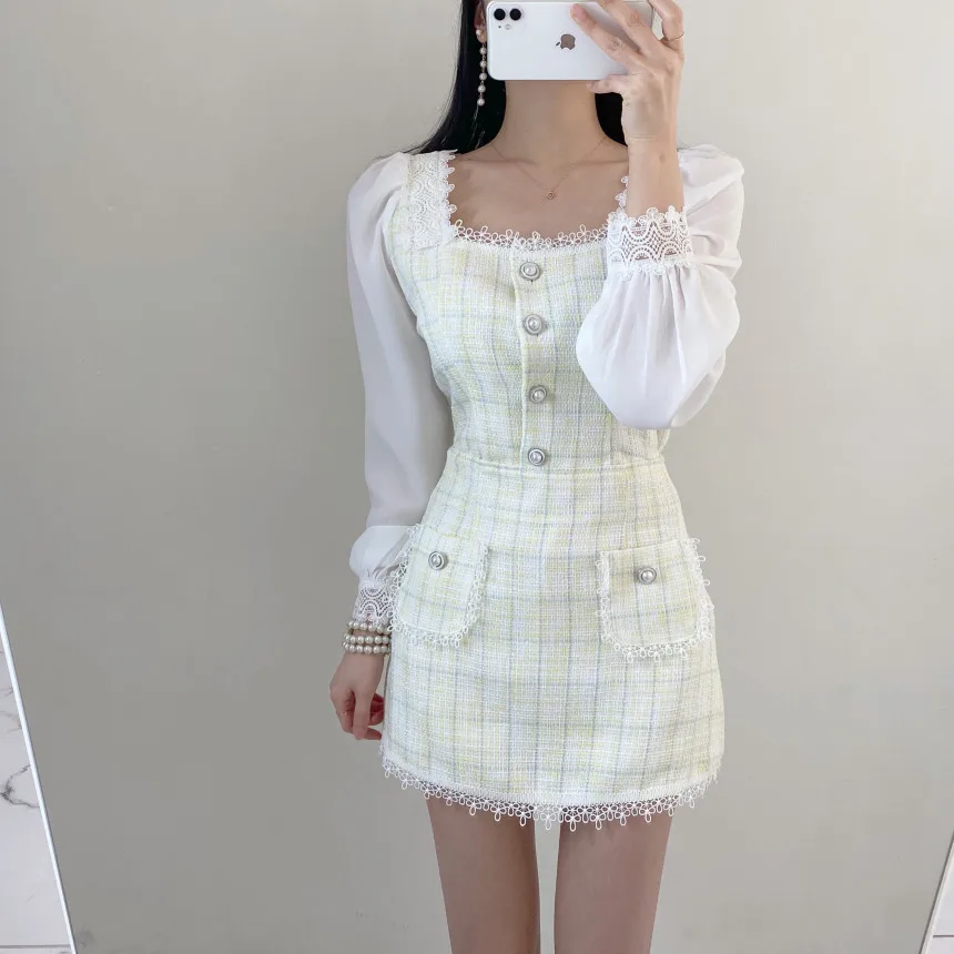 O verão das Mulheres Laço da Praça Gola Xadrez Pérola Botão de Camisa Tops E Mini-Saia de Tweed 2021 Moda na Coreia do sul Dois Conjuntos de peças