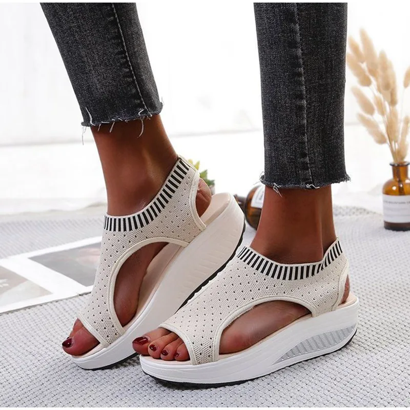 Mulheres Sandálias Cunhas de Calçado de Verão Plataforma Sandálias Mulheres Sapatos Femininos Deslizar sobre Peep Toe de Malha de Senhoras Tênis Casual 2021