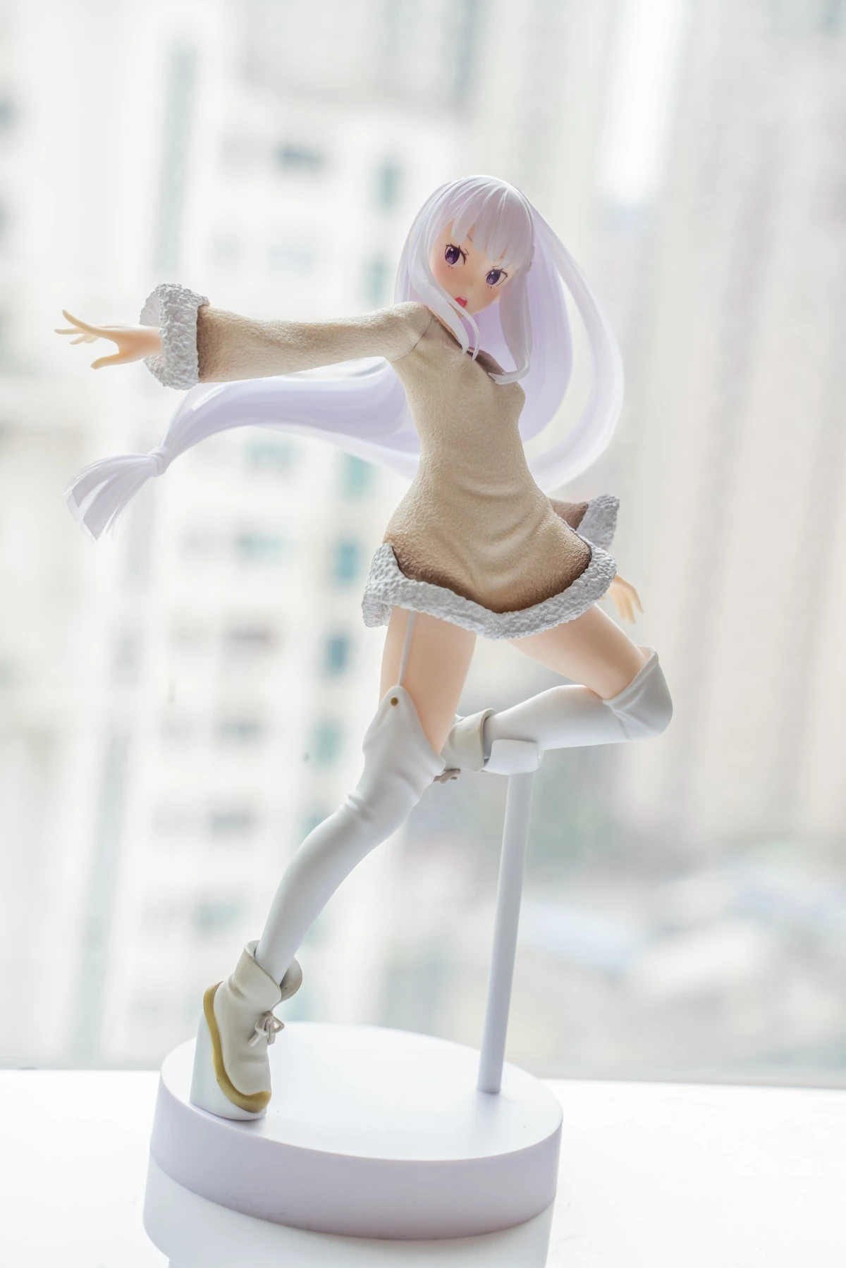 Original e genuíno Re:Zero kara Hajimeru Isekai Seikatsu Emilia 22cm Figura de Ação do Anime Figura de Modelo de Brinquedos Figura Boneca de Presente