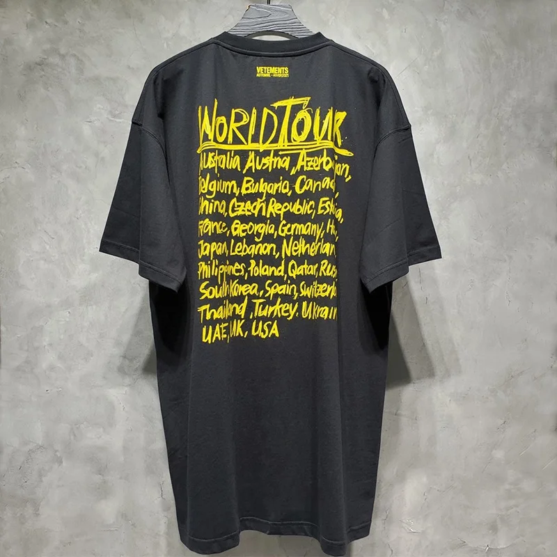 Amarelo Graffiti Letras de tamanho grande Vetements T-shirt Homens Mulheres 1:1 Qualidade Superior World Tour da Cidade de Coordenadas Vetements Tees T-shirts