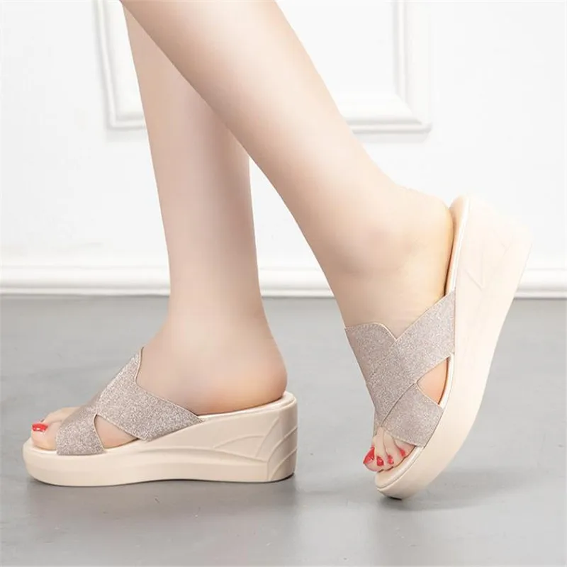 2021 de Verão, de Meados de Saltos Flip-Flops da Moda de pedra de Strass de Sapatos de Mulher Anti-derrapante Genuíno Sandálias de Couro Mulheres Chinelos de quarto Sapato