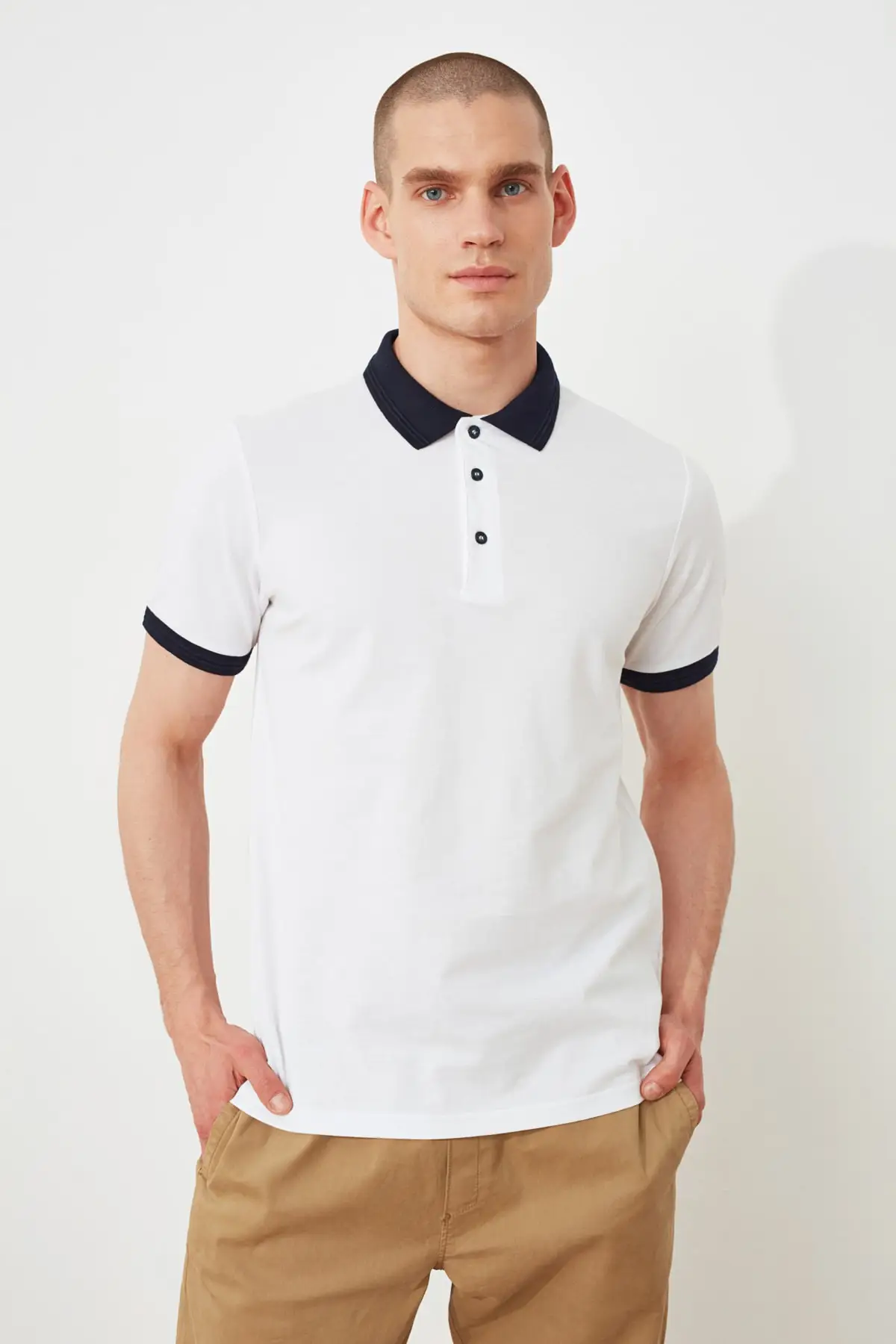 Trendyol Masculino Colar Contraste Polo T-Shirt com Decote TMNSS20PO0011