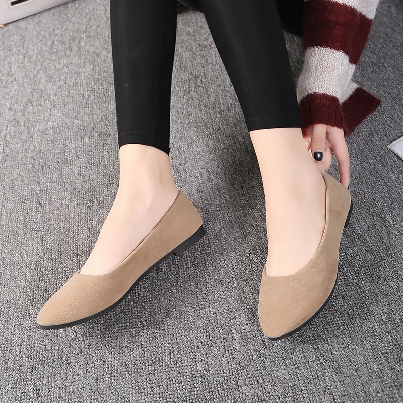 Mulher Nova de Camurça Estilo coreano Dedo Apontado Único Sapatos de Mulher Doce Cor Plana Sapatos femininos Tamanho Grande Mulheres