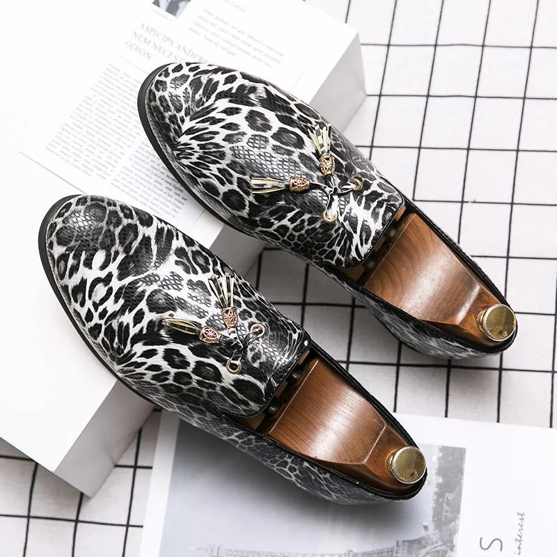Novo Bordão Leopard Print Design de Sapatos Tampa do Pé Calçados Casuais Noite, Vestido de Festa de Sapatos de Tendência de Moda masculina Passarela Shoes38-48